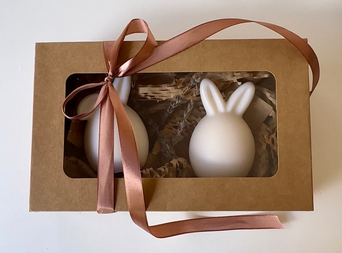 The ultimate table arrangement -Flopsy and Mopsy Easter Candle Collection